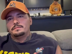 A mis visitas les doy la mejor atención, les invito chelas, agua, chupada de verga y también les meto mi palanca de cambios por el culo gay sex videos twitter asian