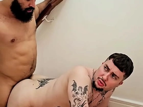 Papai não se aguentou de tesão e já me fudeu na escada (COMPLETO Ungenerous RED) old gay sex videos asian