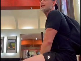 Mlk dotado me fudeu no banheiro do shopping! Me deu leite na boquinha! jenny asian gay sex videos