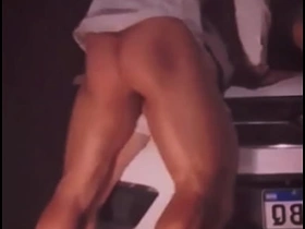 Hacemos cruising fuera de la casa de mi vecino asian gay boy's sex videos