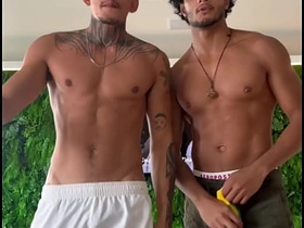 Passivo Femboy dando pra casal de Ativos Dotados asian uncal gay sex videos