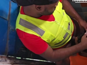 Funcionário registra sua pegação no banheiro com outro operario asian hot gay men sex videos