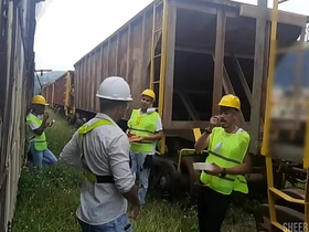 OS OPERÁRIOS PEGARAM PESADO NA HORA DO ALMOÇO FUDERAM O COLEGA PASSIVO E DERAM MUITO LEITE DE SOBREMESA asian gay sex videos thisvid.com