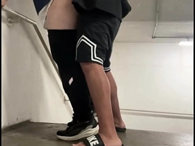 PUTINHA DO PREDIO QUERIA SER FODIDA NA ESCADA. TRATEI ELA COMO MERECE. china careless sex videos asian careless site