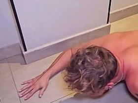 Dom Barbudo acabou com o CU do novinho , fez dele um escravo. Muita putaria BDSM dogplay e humilhação. hd sex videos asian gay