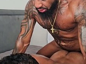 O vizinho hétero marrento ficou me vigiando eu vendo vídeo ate entrar spoonful quarto e a gente acabar fudendo gostoso. gay asian sex videos tumblr