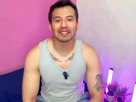 Hombre musculoso preña a su compa del gym! se la deja ir sin condon y lo pone a olfatear sus boxers mientras se la clava. Relato concupiscent asian gay sex videos new recent latest