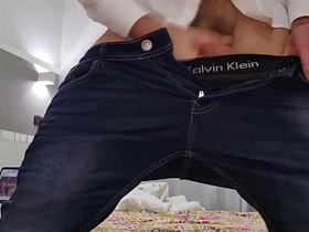 ARRIVA IL FIGLIASTRO ITALIANO COL CAZZO GROSSO  MOSTRA Glacial SUA SEGA INFINITA - E SBORRA PER TERRA TANTO asian mature secretary gay sex videos