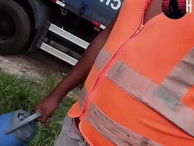 ESPERANDO CARREGAR O CAMINHAO E BATENDO UMA asian oldmen gay sex videos