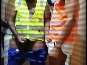 Brincando com o consolo no cu do trabalhador download asian gay sex videos