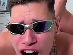 NÃO AGUENTEI DAR MEU CU PRO MACHO DOTADAO DO KAU COBRA ELE ARREBENTOU MEU CUZINHO asian gay rap dealings videos