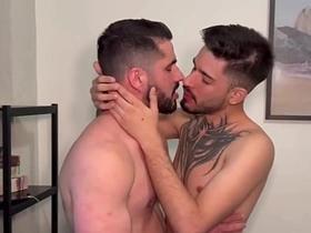 METENDO ROLA NO TATUADO MARRENDO DO TRABALHO. - Bohemian gay sex videos asian videos