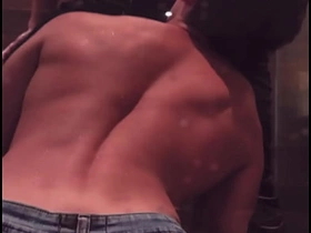 Después de una plática de mujeres en el bar mi amigo hetero y yo terminamos en la ducha juntos y follando boy and boy sex and gay asian videos