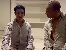 Este joven nunca había probado una gran verga como la que tiene este discapacitado asian bottom gay sex videos